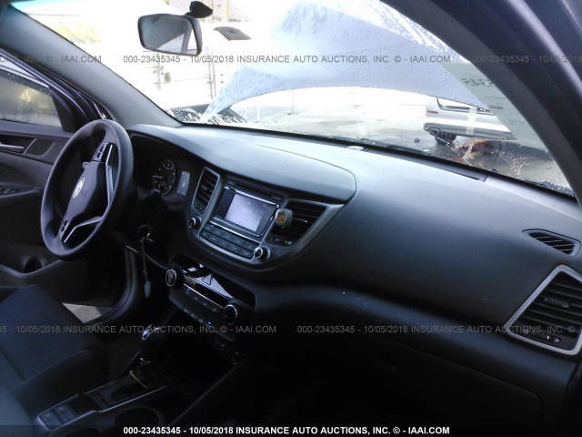 KM8J33A46HU335746 - 2017 HYUNDAI TUCSON LIMITED/SPORT AND ECO/SE GRAY photo 5