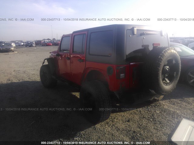 1C4BJWDG4FL571336 - 2015 JEEP WRANGLER UNLIMITE SPORT RED photo 3