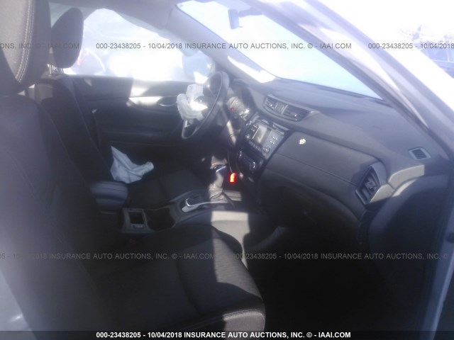 JN8AT2MT9HW394073 - 2017 NISSAN ROGUE S/SL/SV SILVER photo 5