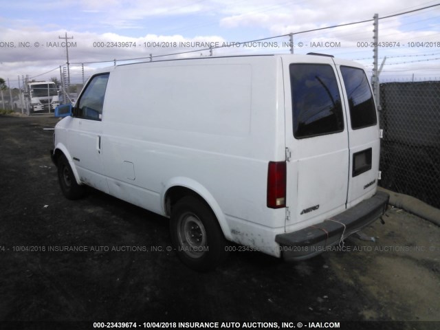 1GCDM19X52B134246 - 2002 CHEVROLET ASTRO WHITE photo 3