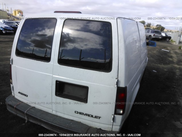 1GCDM19X52B134246 - 2002 CHEVROLET ASTRO WHITE photo 4