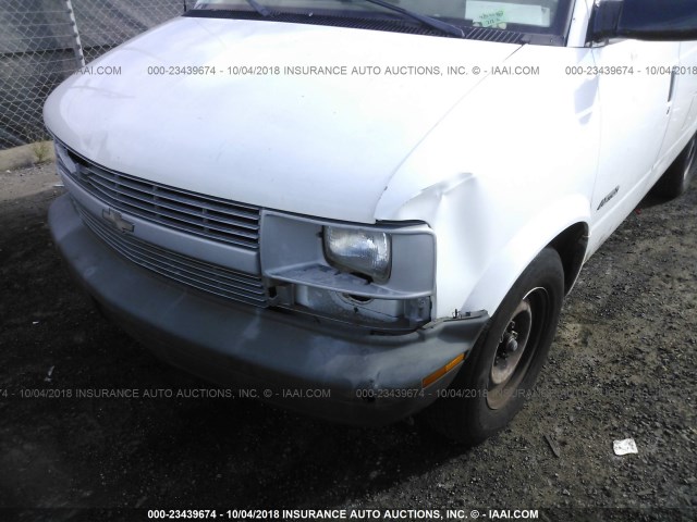 1GCDM19X52B134246 - 2002 CHEVROLET ASTRO WHITE photo 6