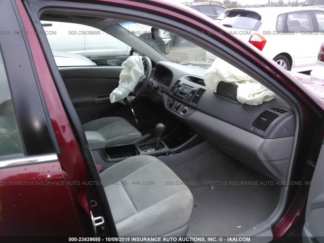 4T1BE32K84U360699 - 2004 TOYOTA CAMRY LE/XLE/SE MAROON photo 5