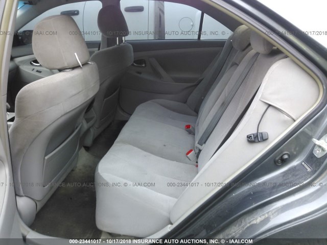 4T1BF3EK2AU089823 - 2010 TOYOTA CAMRY SE/LE/XLE ნაცრისფერი ფოტო 8