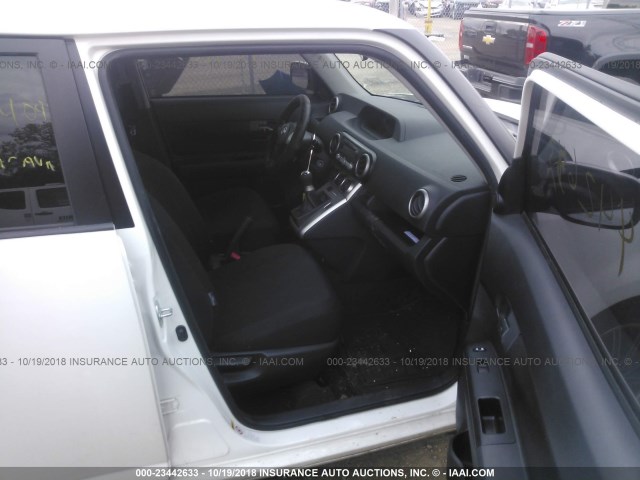 JTLKE50E091068622 - 2009 TOYOTA SCION XB Ақ фото 5