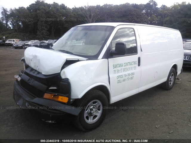 1GCFG15X671251417 - 2007 CHEVROLET EXPRESS G1500  WHITE photo 2