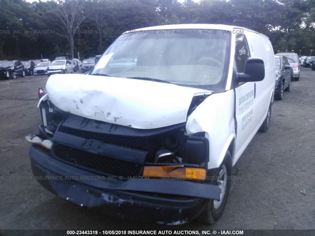 1GCFG15X671251417 - 2007 CHEVROLET EXPRESS G1500  WHITE photo 6