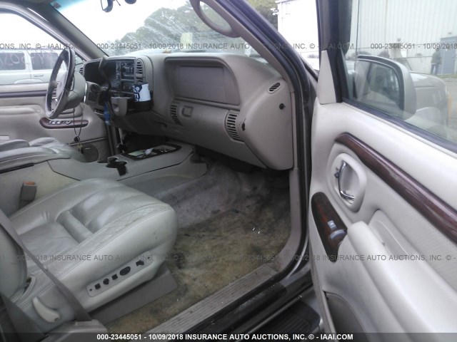 1GYEK13R0YR104960 - 2000 CADILLAC ESCALADE TAN photo 5