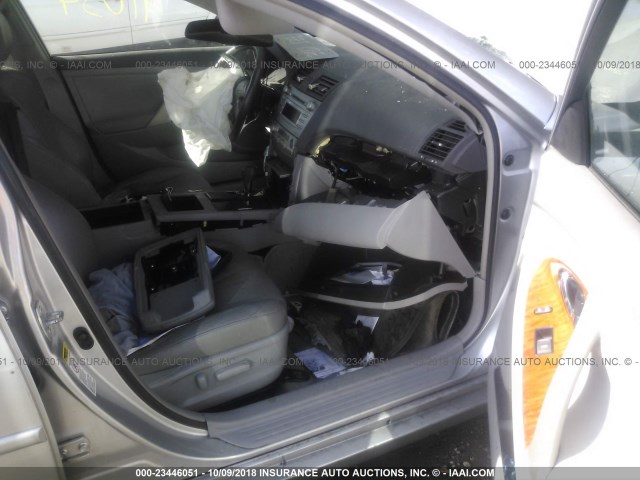 4T1BK3EK0AU100460 - 2010 TOYOTA CAMRY SE/LE/XLE 银色 照片 5