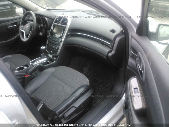1G11C5SL3FF239668 - 2015 CHEVROLET MALIBU 1LT 银色 照片 5