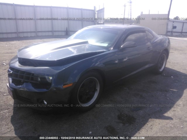 2G1FA1E35D9109073 - 2013 CHEVROLET CAMARO LS BLACK photo 2