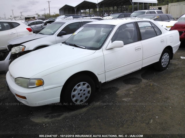 4T1BG12K1TU950885 - 1996 TOYOTA CAMRY DX/LE/XLE WHITE photo 2