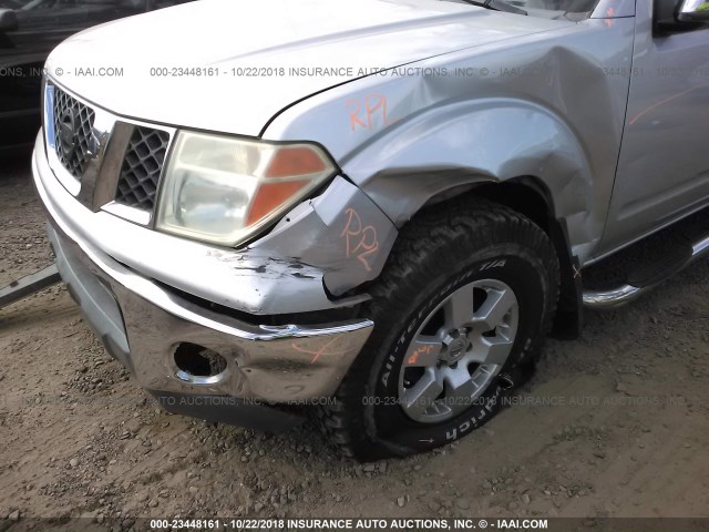 1N6AD07U26C465451 - 2006 NISSAN FRONTIER CREW CAB LE/SE/OFF ROAD SILVER photo 6