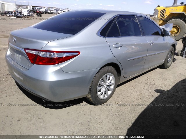 4T4BF1FK5GR549025 - 2016 TOYOTA CAMRY LE/XLE/SE/XSE SILVER photo 4