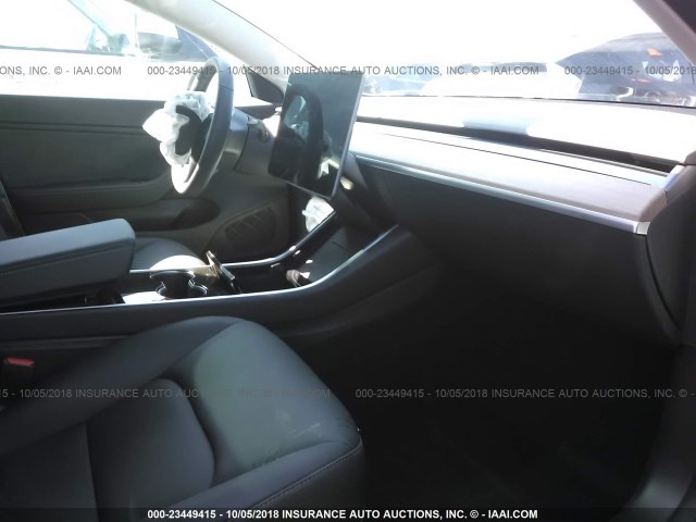 5YJ3E1EA2JF025216 - 2018 TESLA MODEL 3 თეთრი ფოტო 5