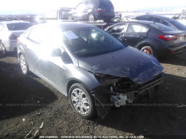 1FAHP3F25CL161476 - 2012 FORD FOCUS GRAY photo 1