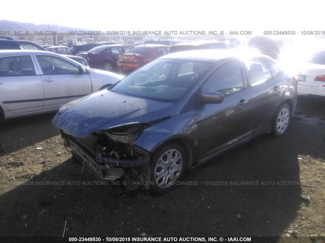 1FAHP3F25CL161476 - 2012 FORD FOCUS GRAY photo 2