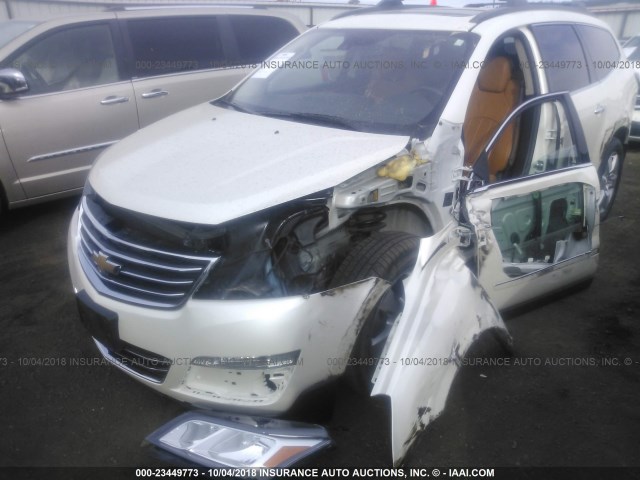 1GNKVJKD5EJ154101 - 2014 CHEVROLET TRAVERSE LTZ WHITE photo 2