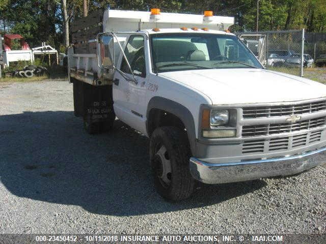 3GBKC34G82M102806 - 2002 CHEVROLET C3500 C3500-HD WHITE photo 1