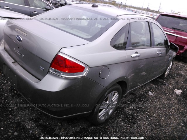 1FAHP35N08W182267 - 2008 FORD FOCUS SE/SEL/SES GRAY photo 4