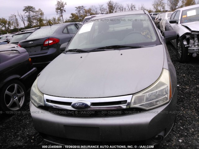 1FAHP35N08W182267 - 2008 FORD FOCUS SE/SEL/SES GRAY photo 6