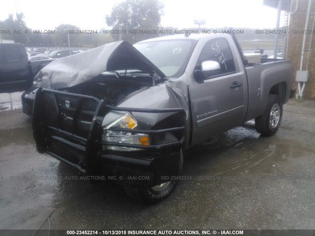 1GCEC14C18Z149547 - 2008 CHEVROLET SILVERADO C1500 GRAY photo 2