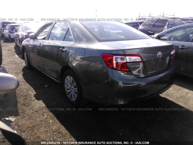 4T4BF1FK3DR322699 - 2013 TOYOTA CAMRY L/SE/LE/XLE GREEN photo 3
