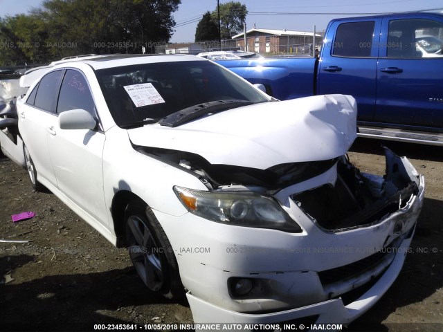 4T1BK3EK8BU620634 - 2011 TOYOTA CAMRY SE/LE/XLE WHITE photo 1