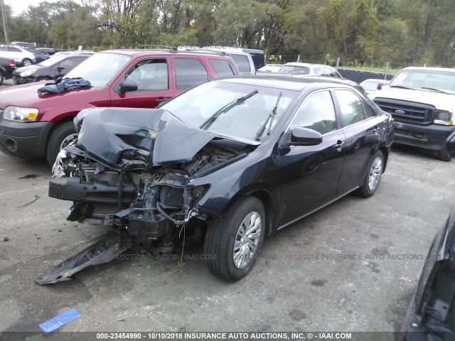 4T1BF1FK7DU228982 - 2013 TOYOTA CAMRY L/SE/LE/XLE შავი ფოტო 2