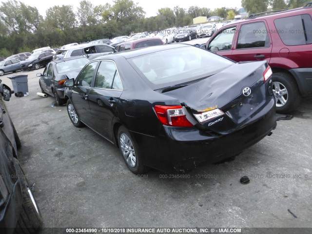 4T1BF1FK7DU228982 - 2013 TOYOTA CAMRY L/SE/LE/XLE შავი ფოტო 3