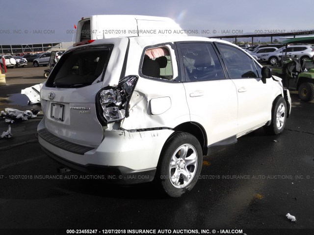 JF2SJAAC4HH801131 - 2017 SUBARU FORESTER 2.5I WHITE photo 4