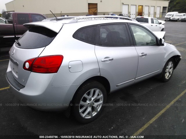 JN8AS5MT1BW175992 - 2011 NISSAN ROGUE S/SV/KROM SILVER photo 4