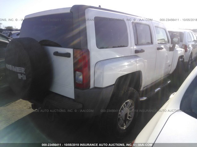 5GTDN136168174025 - 2006 HUMMER H3 WHITE photo 4