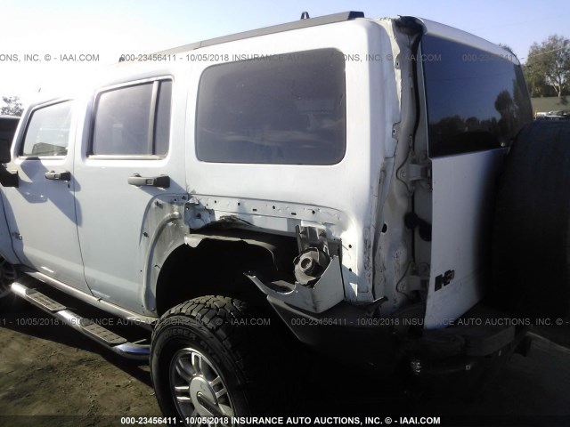 5GTDN136168174025 - 2006 HUMMER H3 WHITE photo 6