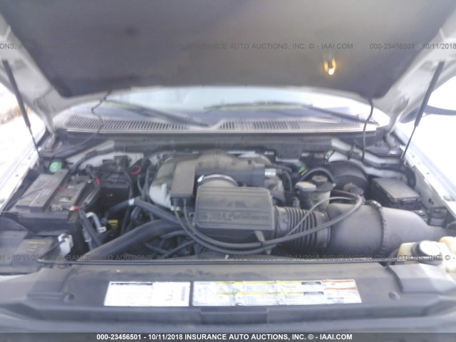 5LMFU28R31LJ24544 - 2001 LINCOLN NAVIGATOR Ақ фото 10