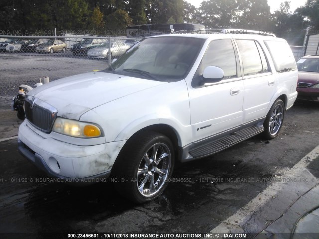 5LMFU28R31LJ24544 - 2001 LINCOLN NAVIGATOR Ақ фото 2