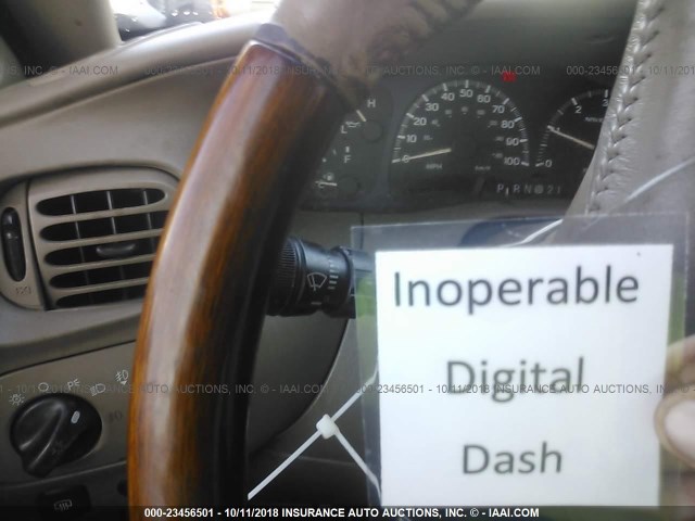 5LMFU28R31LJ24544 - 2001 LINCOLN NAVIGATOR Ақ фото 7