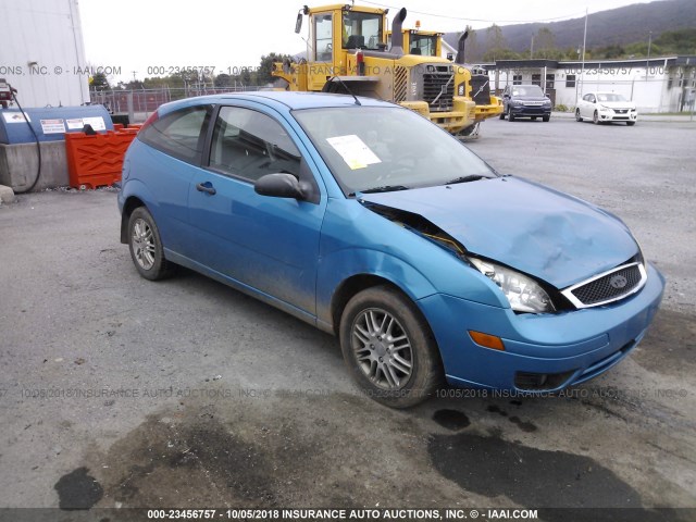 1FAFP31NX7W290990 - 2007 FORD FOCUS ZX3/S/SE/SES BLUE photo 1