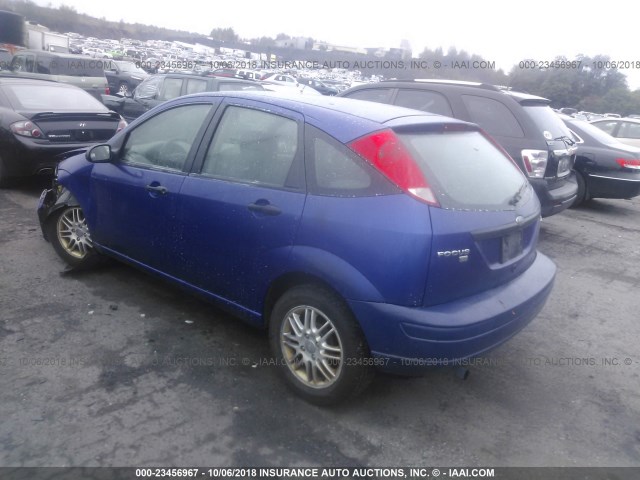 3FAFP37N45R161067 - 2005 FORD FOCUS ZX5 BLUE photo 3