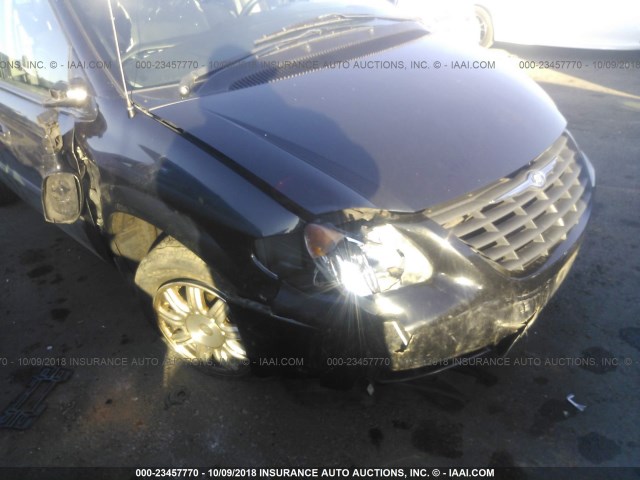 1C8GP45R45B379975 - 2005 CHRYSLER TOWN & COUNTRY  BLACK photo 6