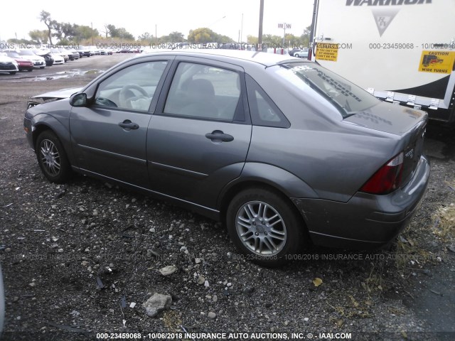 1FAFP34N66W208182 - 2006 FORD FOCUS ZX4 GRAY photo 3