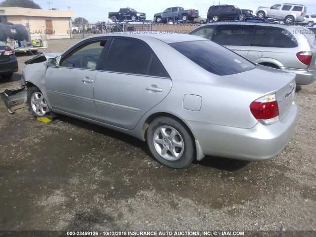 4T1BE32K16U144826 - 2006 TOYOTA CAMRY LE/XLE/SE SILVER photo 3