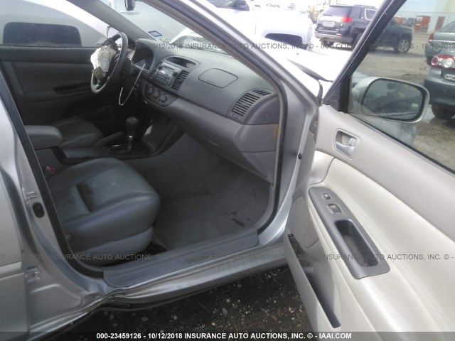 4T1BE32K16U144826 - 2006 TOYOTA CAMRY LE/XLE/SE SILVER photo 5