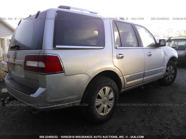 5LMJJ2J51AEJ06929 - 2010 LINCOLN NAVIGATOR SILVER photo 4