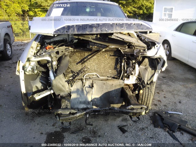 5LMJJ2J51AEJ06929 - 2010 LINCOLN NAVIGATOR SILVER photo 6