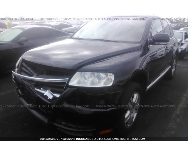 WVGZM77L95D074579 - 2005 VOLKSWAGEN TOUAREG 4.2 BLACK photo 2