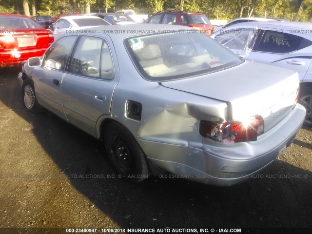 4T1BG12KXTU702800 - 1996 TOYOTA CAMRY DX/LE/XLE SILVER photo 3