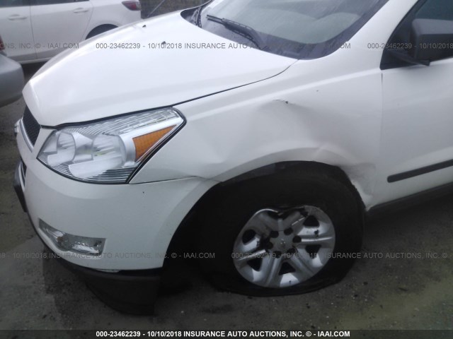 1GNKVFED8BJ285351 - 2011 CHEVROLET TRAVERSE LS WHITE photo 6