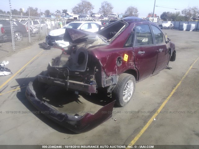 1FAHP34N46W244252 - 2006 FORD FOCUS ZX4 MAROON photo 4