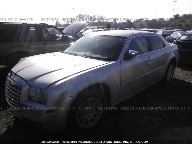 2C3CA5CVXAH212856 - 2010 CHRYSLER 300 TOURING SILVER photo 2